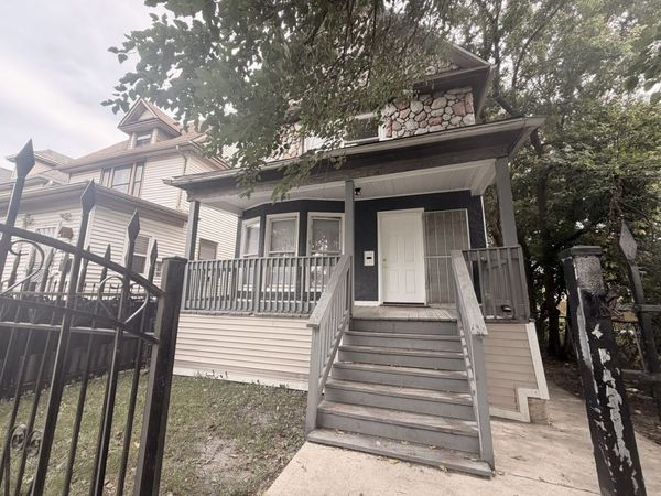 645 N Leamington Avenue, Chicago, IL 60644