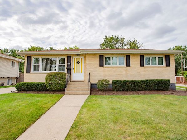 461 E Cherry Hill Drive , Addison, IL 60101