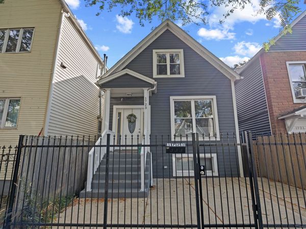 1723 N Kimball Avenue, Chicago, IL 60647
