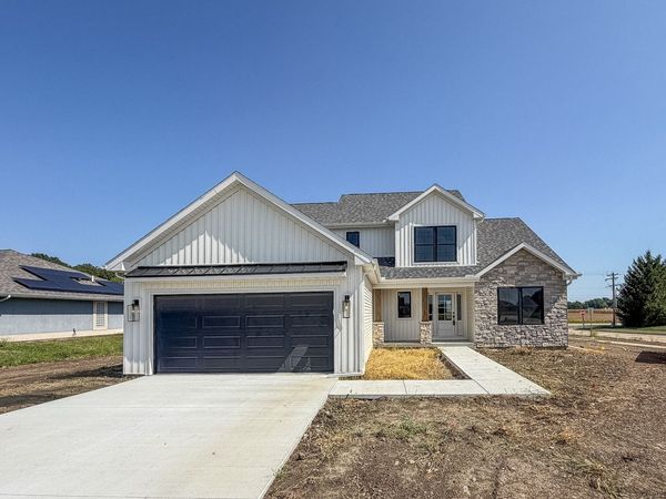 502 N Beacon Hill Circle , Urbana, IL 61802