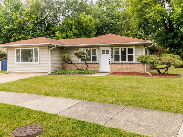574 Lakewood Boulevard , Park Forest, IL 60466
