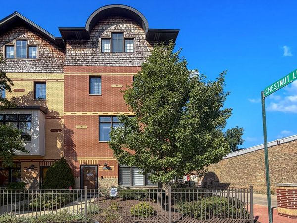 1016 Madison Street , Oak Park, IL 60302