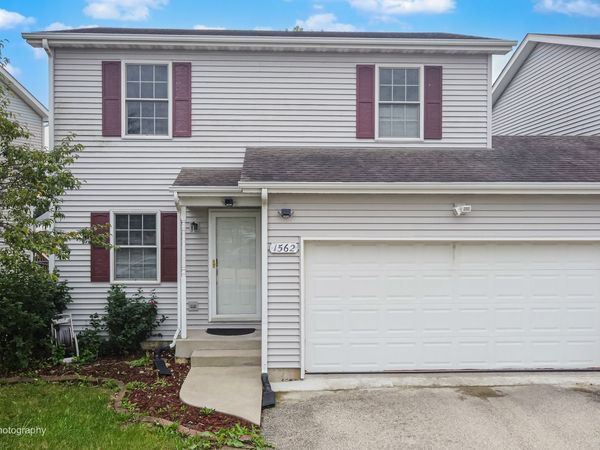 1562 Moluf Street , DeKalb, IL 60115