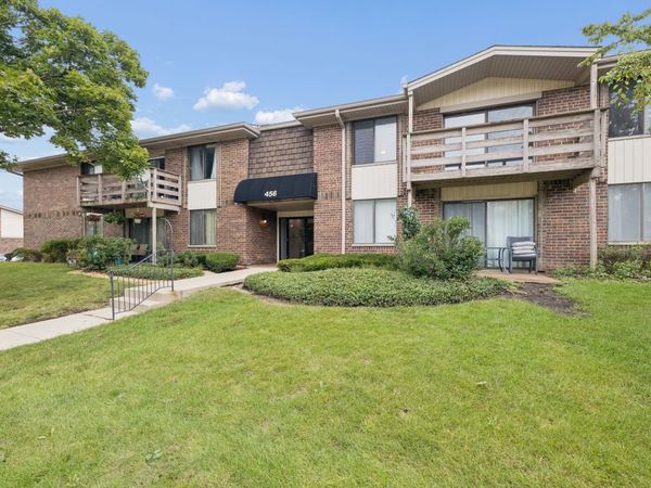 456 Raintree Court , Unit 2C, Glen Ellyn, IL 60137