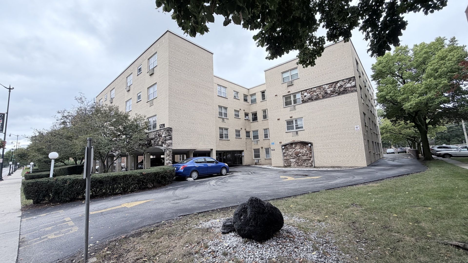 5220 Oakton Street, Unit 204, Skokie, IL 60077 Main Photo