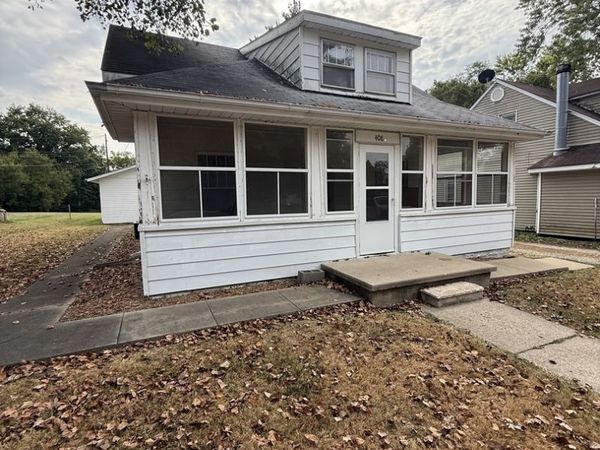 408 N 1st Street, Vandalia, IL 62471