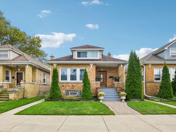 5705 W Newport Avenue, Chicago, IL 60634
