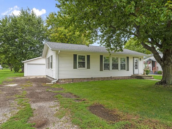 206 S 3rd Street , Malta, IL 60150