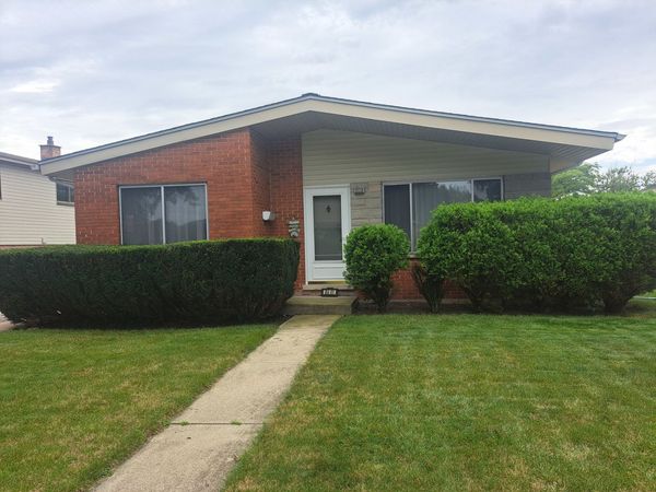 8441 W Madison Drive , Niles, IL 60714