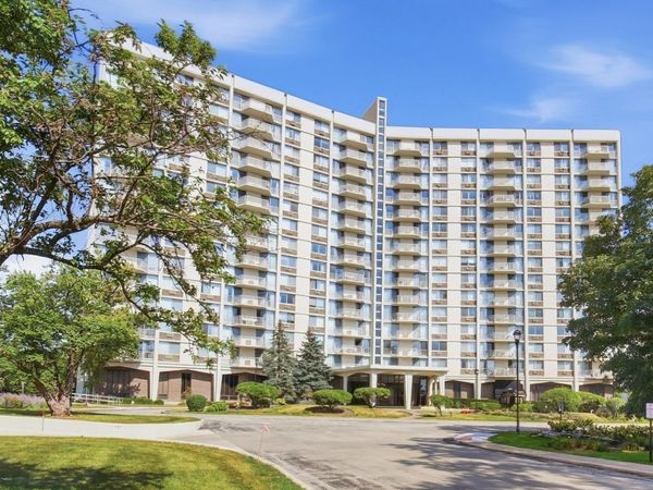 40 N Tower Road , Unit 7E, Oak Brook, IL 60523