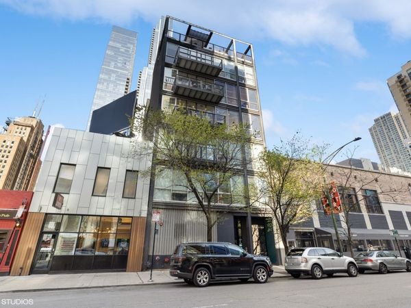 747 N Clark Street, Unit 401, Chicago, IL 60654