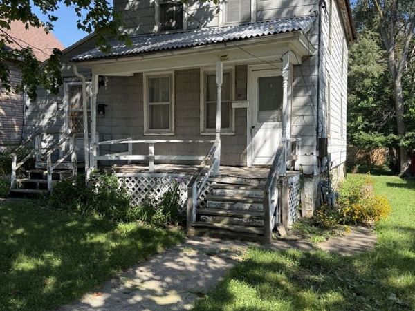 220 1st Street , Woodstock, IL 60098