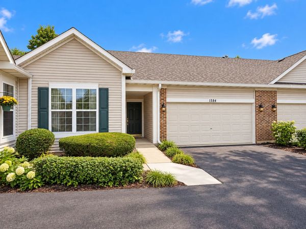 1584 W Ludington Circle , Romeoville, IL 60446