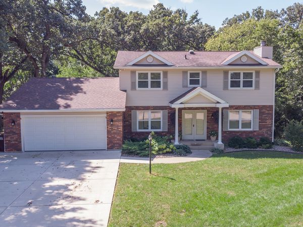 732 Santa Fe Drive, Freeport, IL 61032