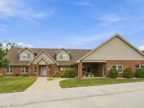17 Scrementi Lane, Steger, IL 60475