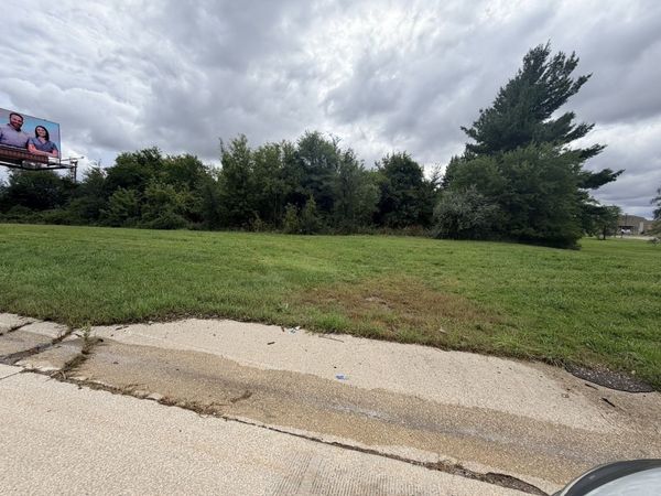 8539 E State Street , Rockford, IL 61108
