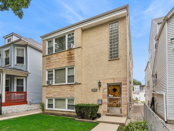 4923 N Kedvale Avenue, Chicago, IL 60630