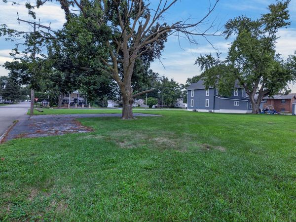132 N Franklin Street , Byron, IL 61010