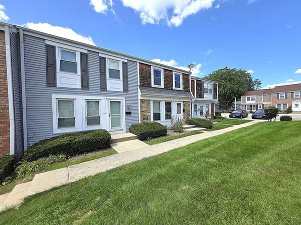 1912 GOVERNORS Lane , Unit 1912, Hoffman Estates, IL 60169