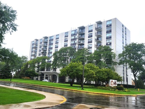 9009 Golf Road , Unit 2G, Des Plaines, IL 60016