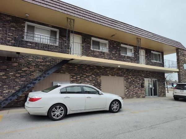 7840 W 103 Street , Unit 8, Palos Hills, IL 60465