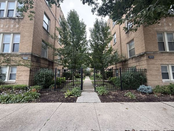 201 Washington Boulevard , Unit 1N, Oak Park, IL 60302