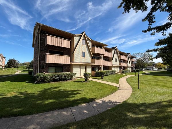 12 Echo Court, Unit 13, Vernon Hills, IL 60061