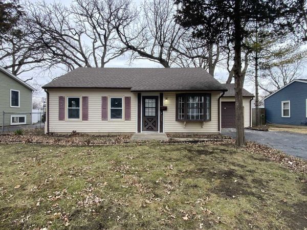 4 E Pine Street , Streamwood, IL 60107