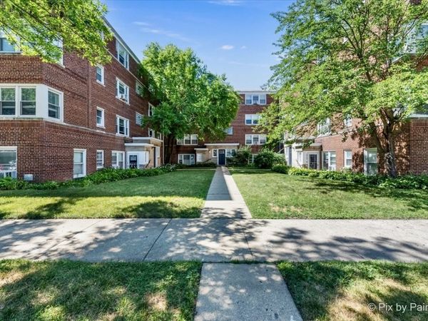 2715 W Berwyn Avenue, Unit 3, Chicago, IL 60625