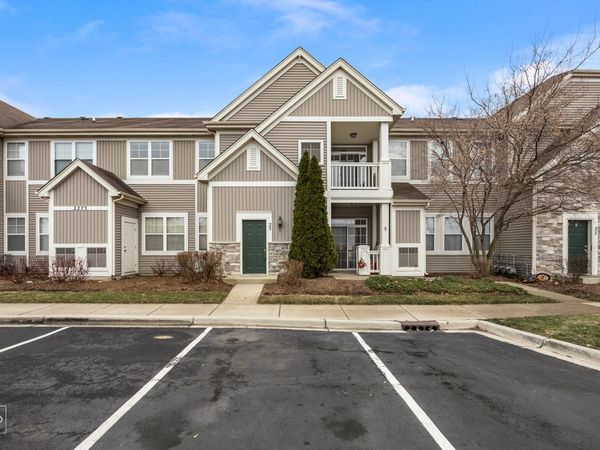 2275 Aurora Drive , Unit 25, Pingree Grove, IL 60140