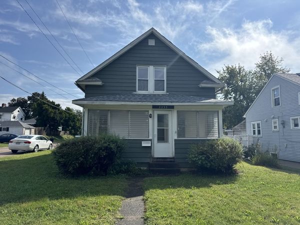 2233 24th Street , Rock Island, IL 61201