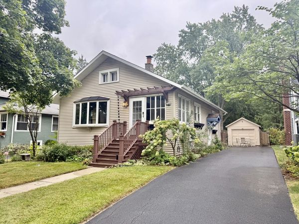 921 Chicago Avenue , Downers Grove, IL 60515