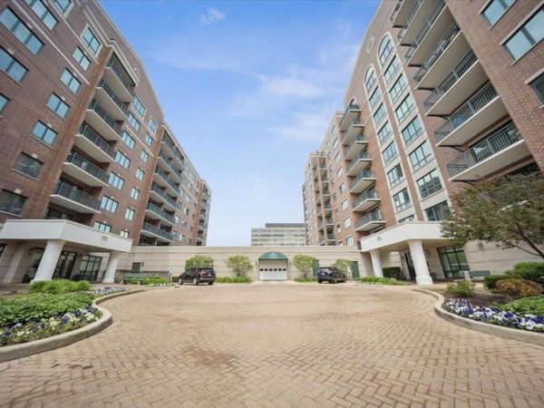 750 Pearson Street , Unit 703, Des Plaines, IL 60016