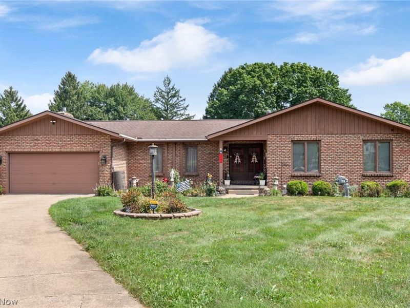 3741 Muirfield Drive, Uniontown, OH 44685 Photo 3