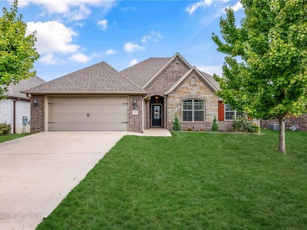 4004 SW Flintstone Way , Bentonville, AR 72713