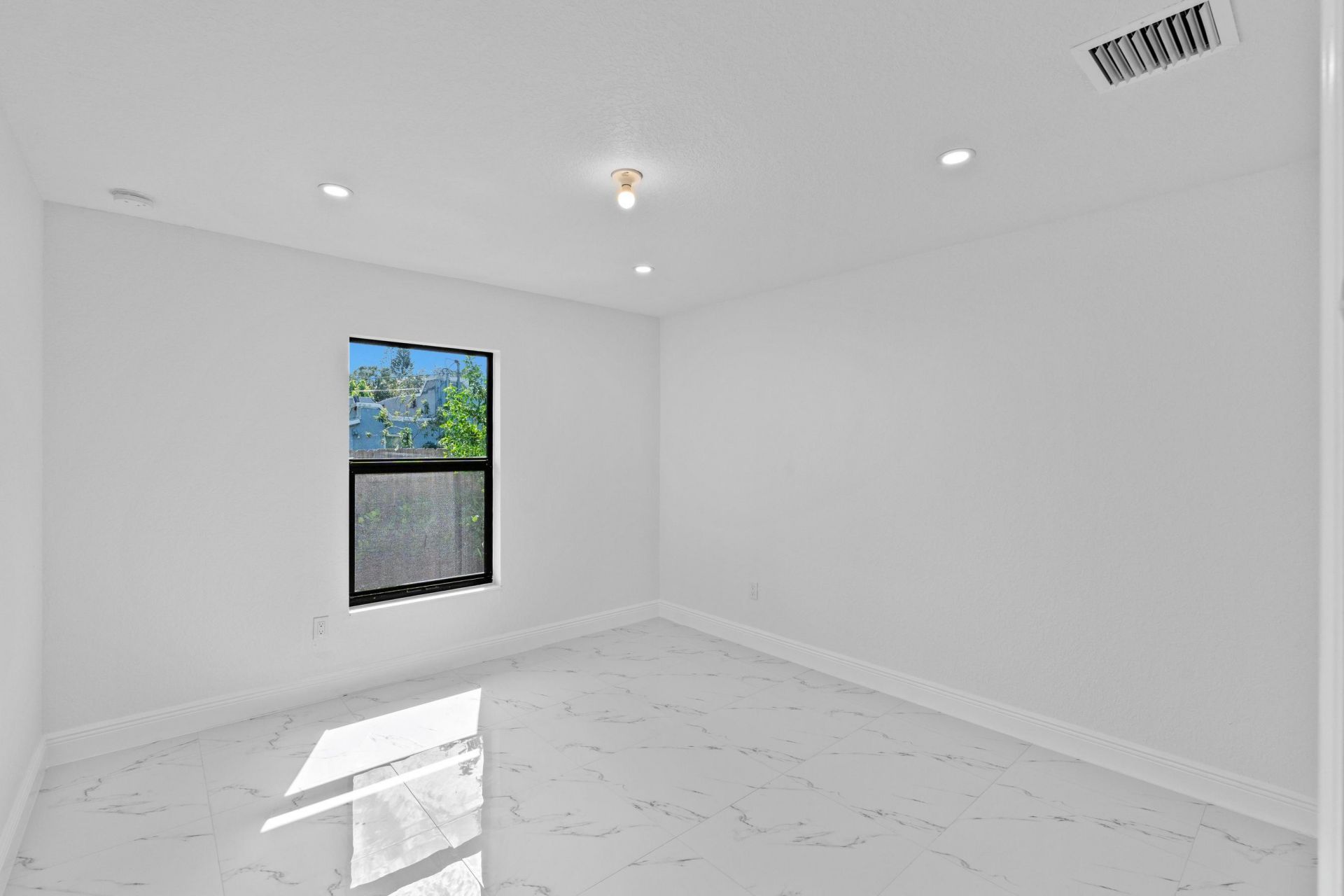 616 S Pine Street, Unit B, Lake Worth, FL 33460 Photo