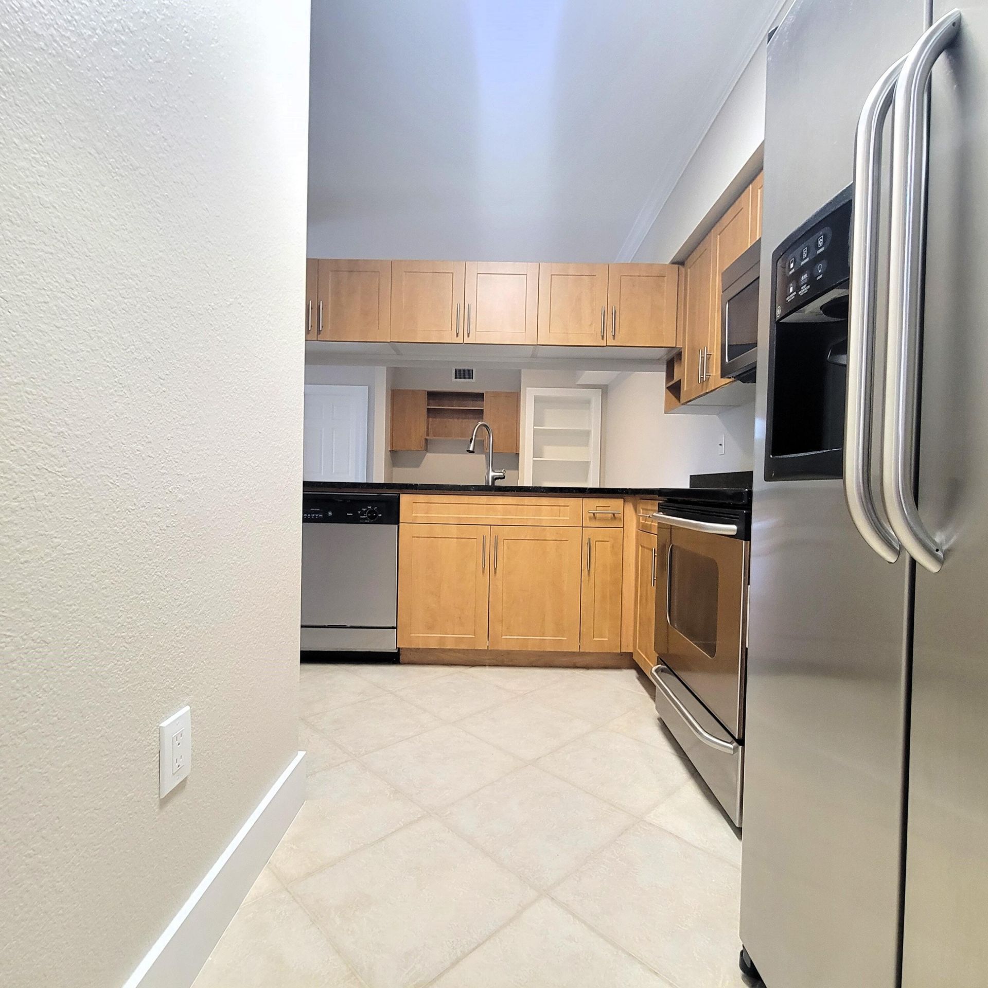 6418 Emerald Dunes Drive, Unit 201, West Palm Beach, FL 33411 Photo