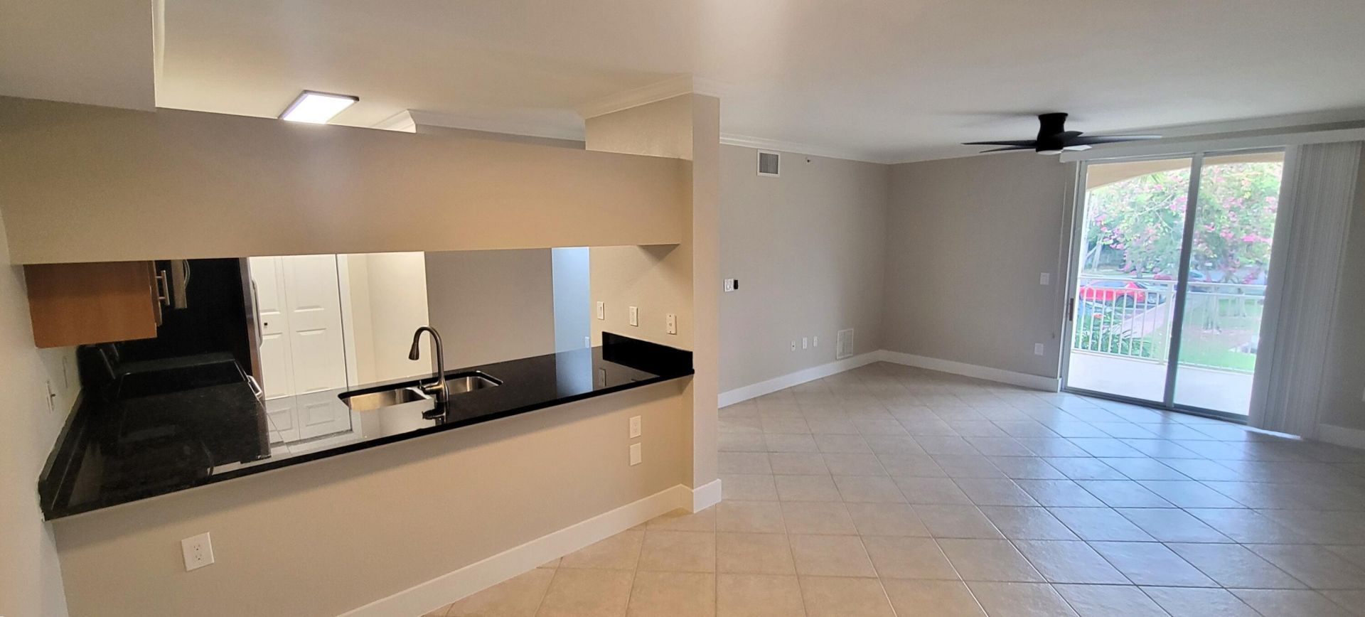 6418 Emerald Dunes Drive, Unit 201, West Palm Beach, FL 33411 Photo