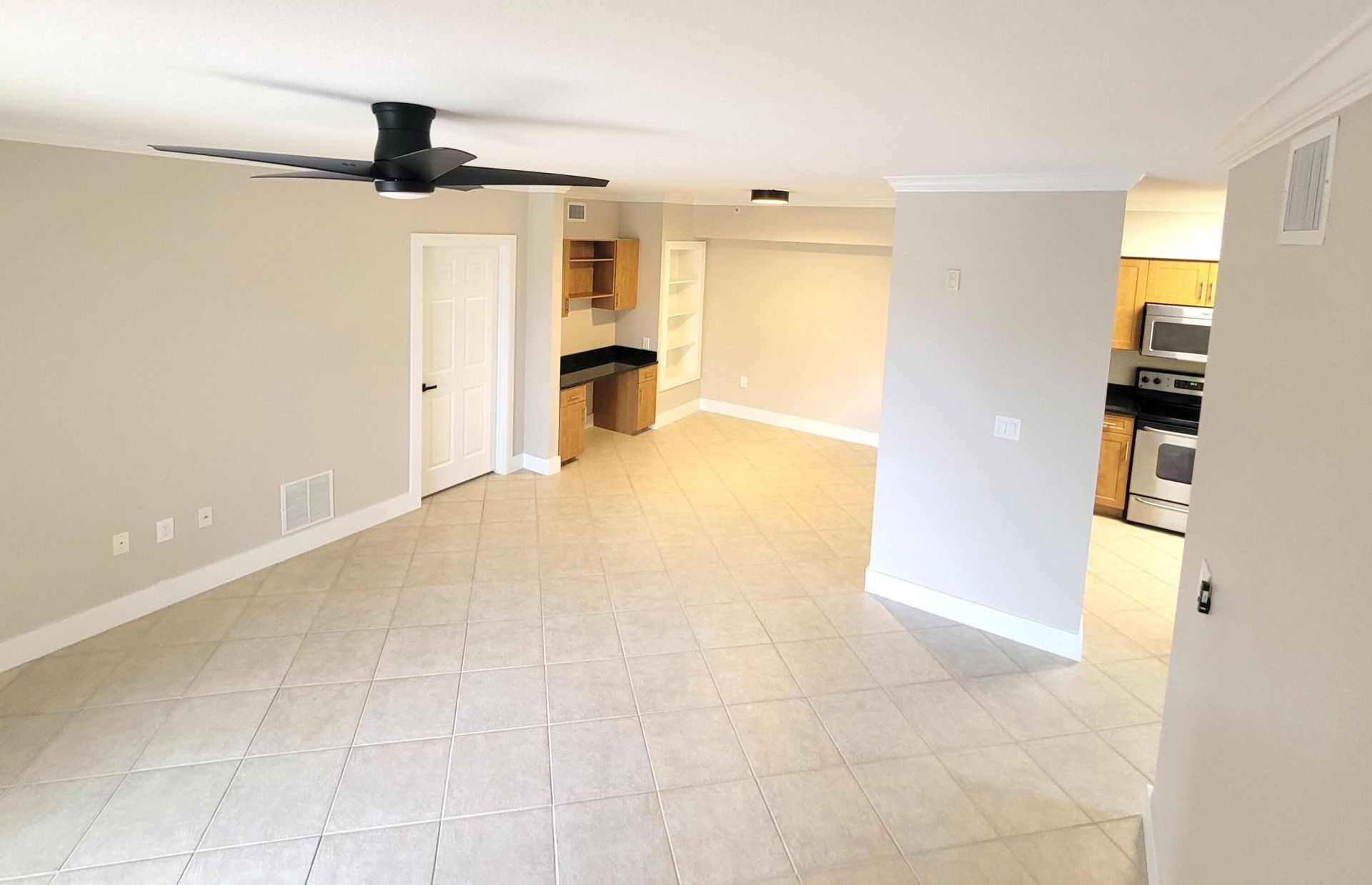 6418 Emerald Dunes Drive, Unit 201, West Palm Beach, FL 33411 Photo