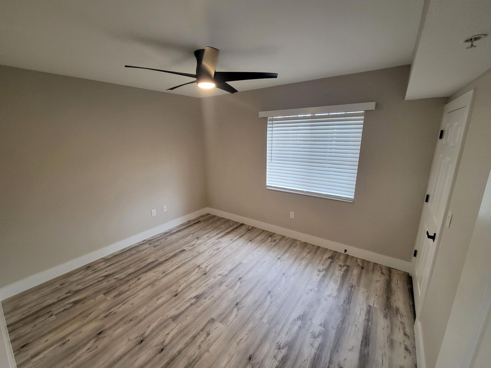 6418 Emerald Dunes Drive, Unit 201, West Palm Beach, FL 33411 Photo