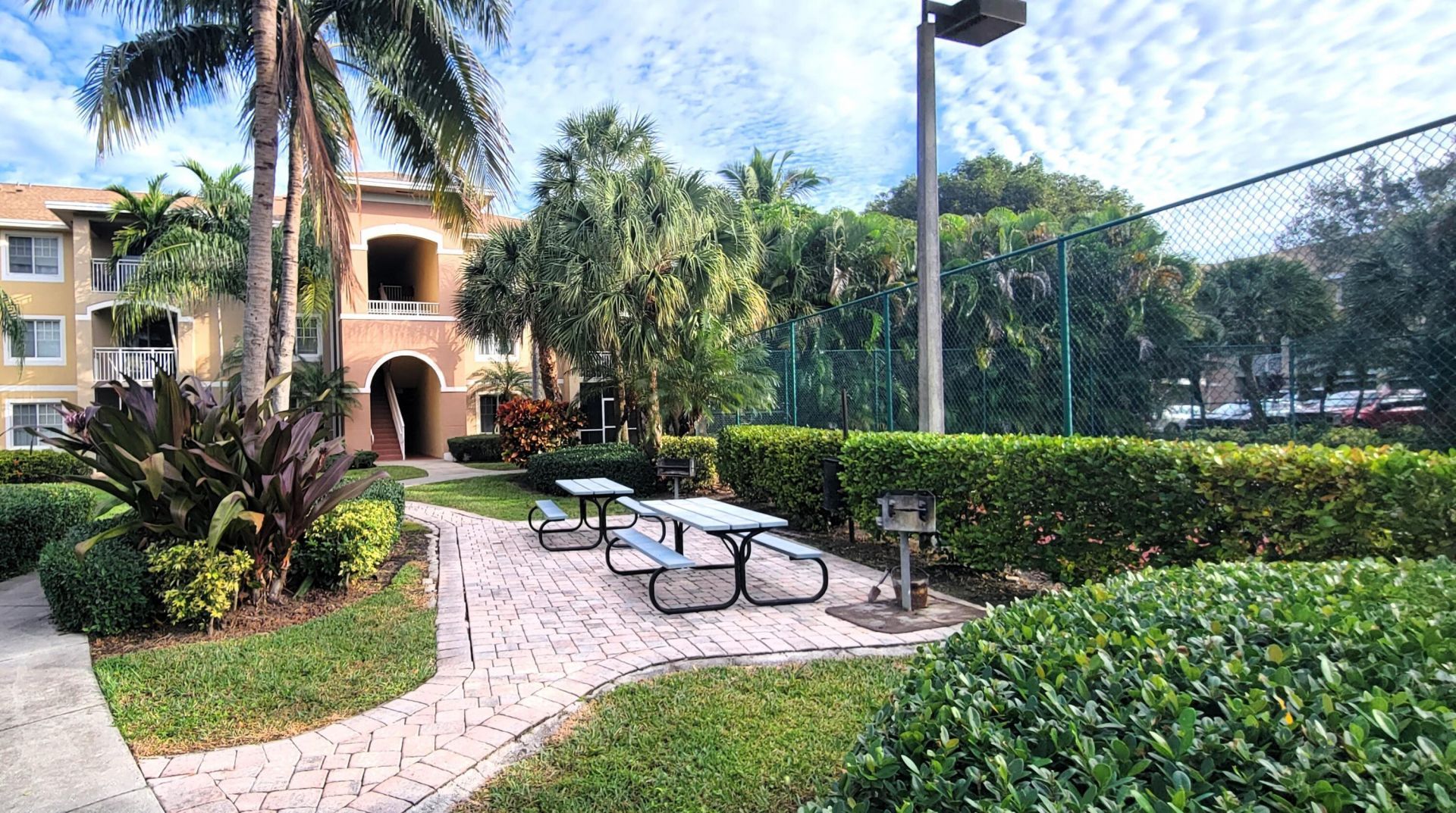 6418 Emerald Dunes Drive, Unit 201, West Palm Beach, FL 33411 Photo