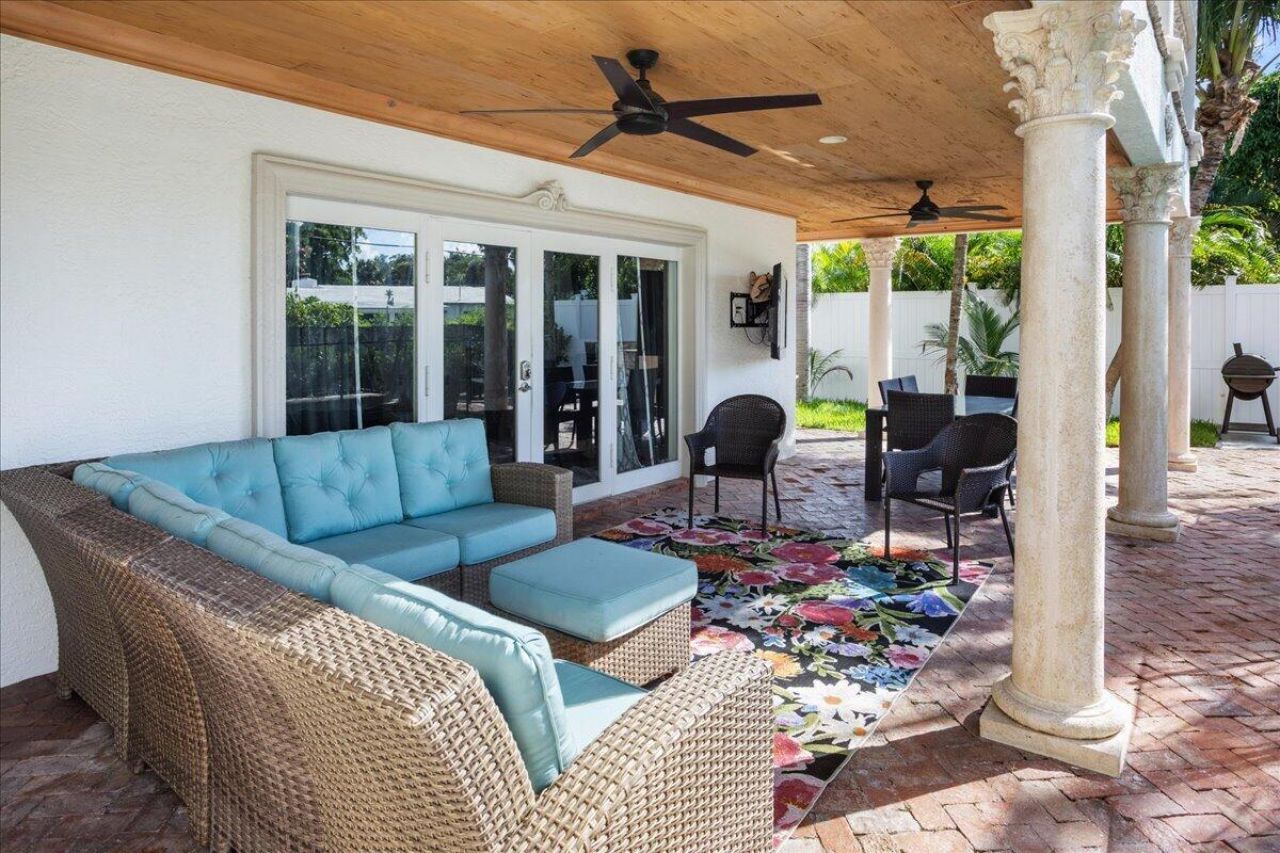 360 Gregory Road, West Palm Beach, FL 33405 Photo