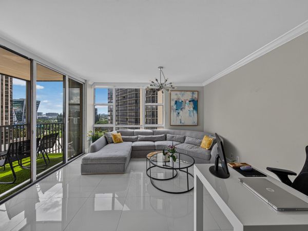 20379 W COUNTRY CLUB Drive, Unit 1139, Aventura, FL 33180