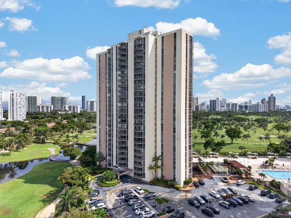 20379 W COUNTRY CLUB Drive, Unit 1139, Aventura, FL 33180