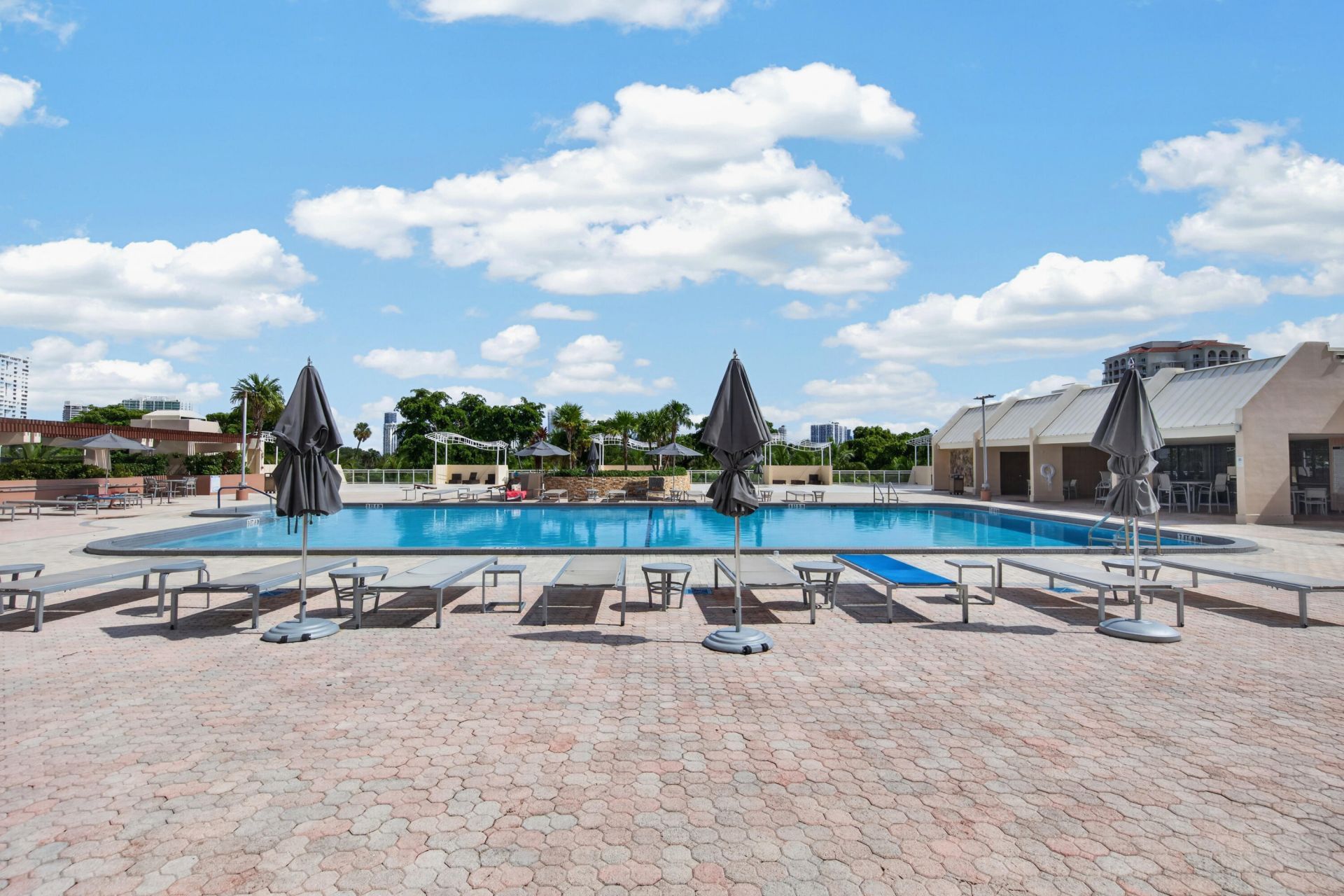 20379 W Country Club Drive, Unit 1139, Aventura, FL 33180 Photo