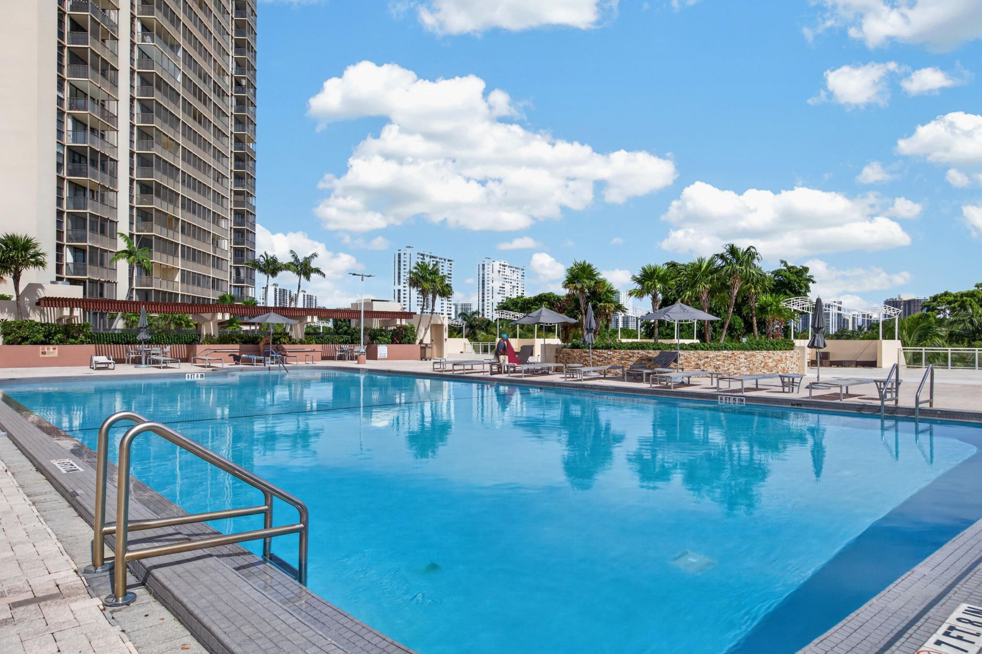 20379 W Country Club Drive, Unit 1139, Aventura, FL 33180 Photo