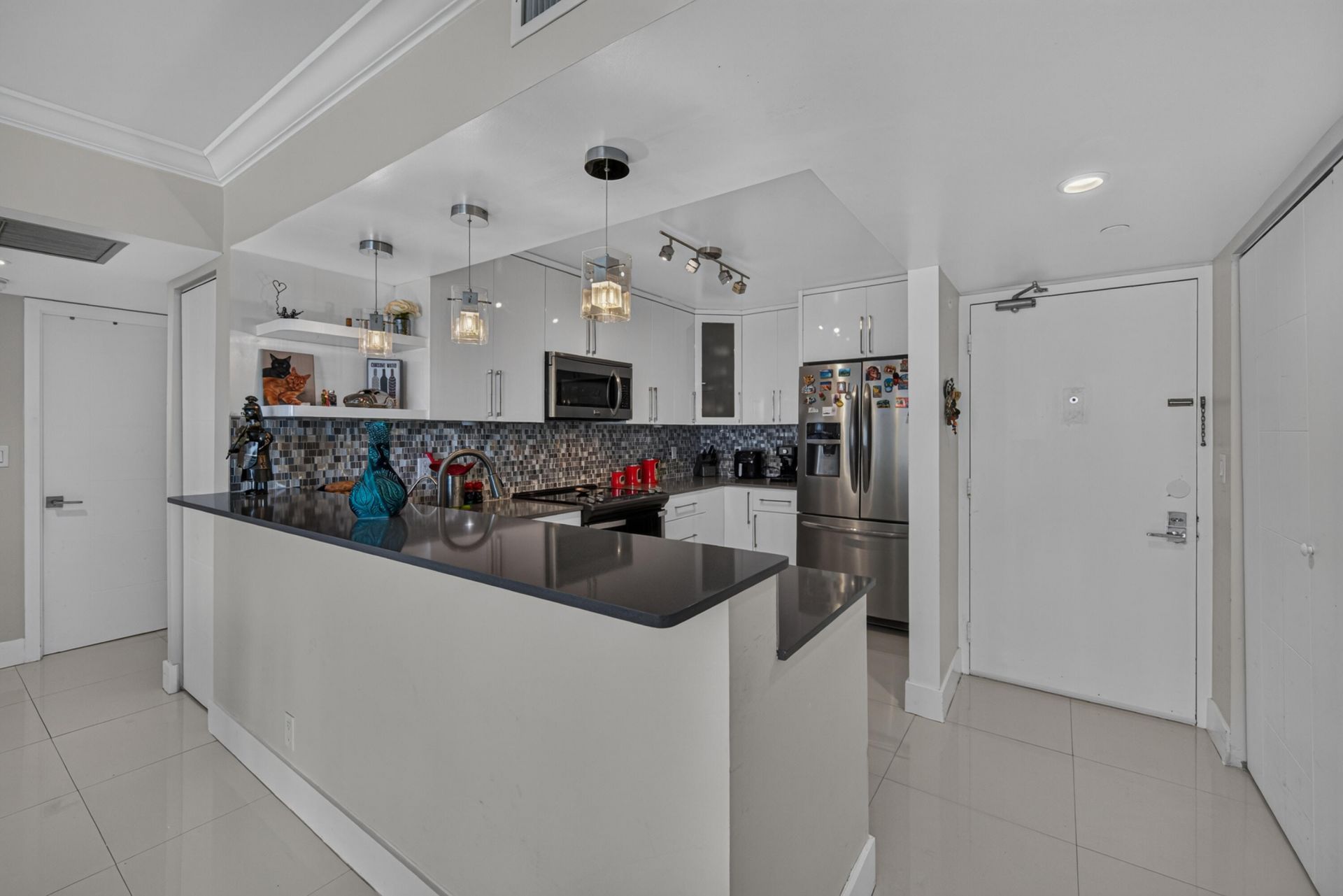 20379 W Country Club Drive, Unit 1139, Aventura, FL 33180 Photo
