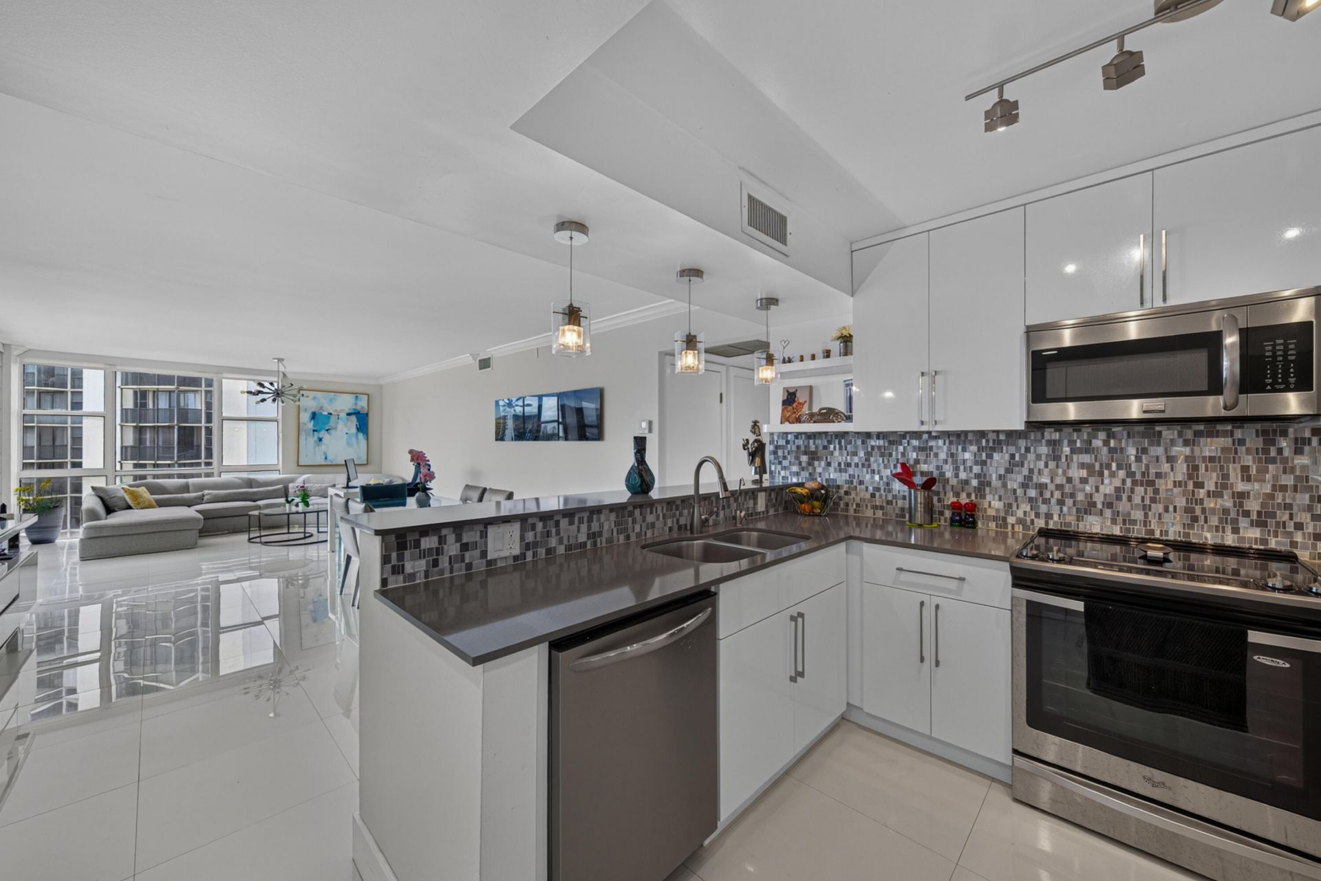 20379 W Country Club Drive, Unit 1139, Aventura, FL 33180 Photo