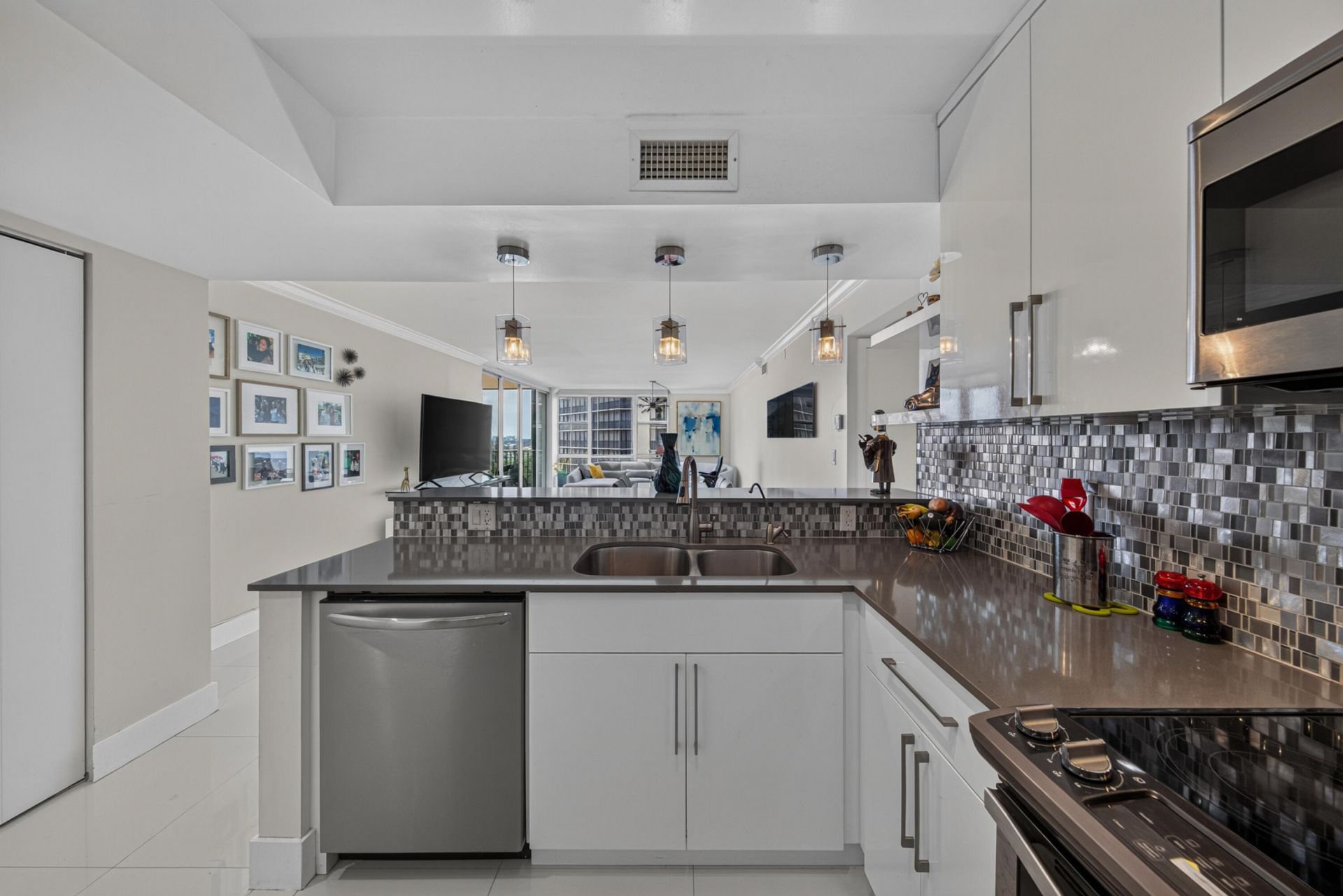 20379 W Country Club Drive, Unit 1139, Aventura, FL 33180 Photo
