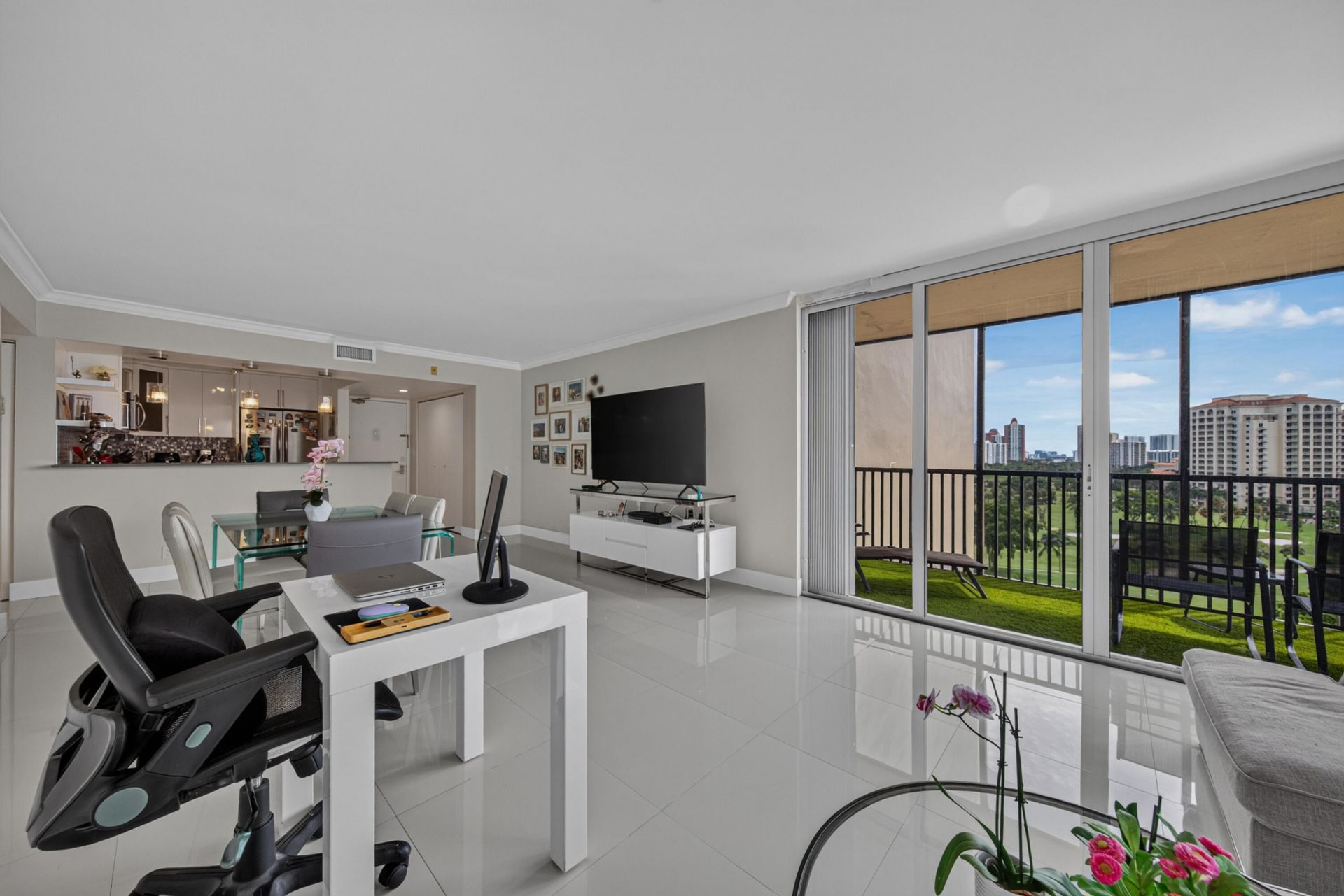 20379 W Country Club Drive, Unit 1139, Aventura, FL 33180 Photo